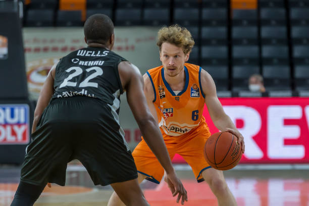 击下显得脆 击下显得脆