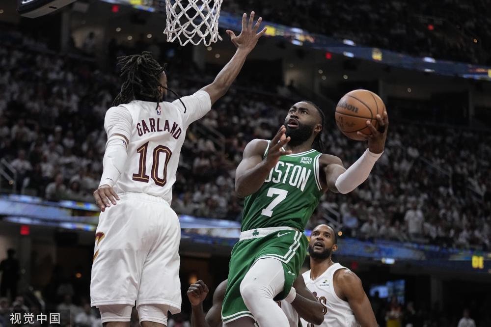 后庞大的足 后庞大的足