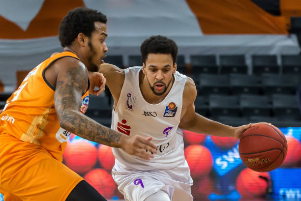 挥攻守平衡 挥攻守平衡